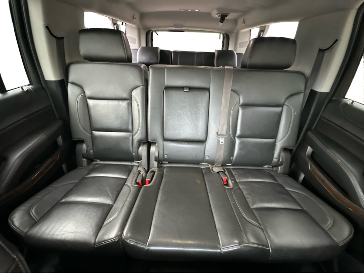 2019 Chevrolet Suburban LT photo 18