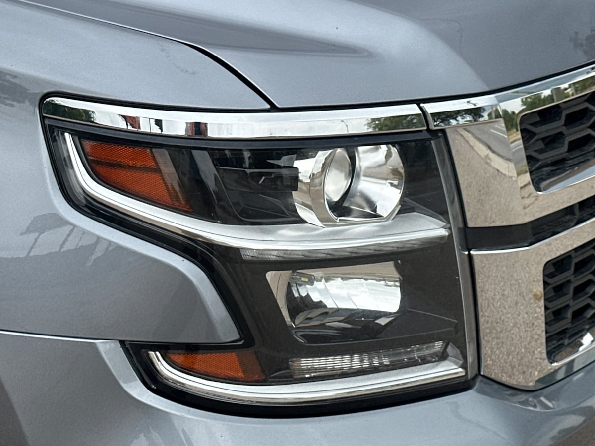 2019 Chevrolet Suburban LT photo 25