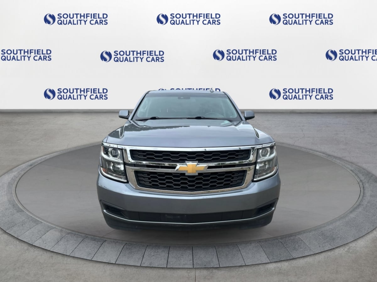 2019 Chevrolet Suburban LT photo 7