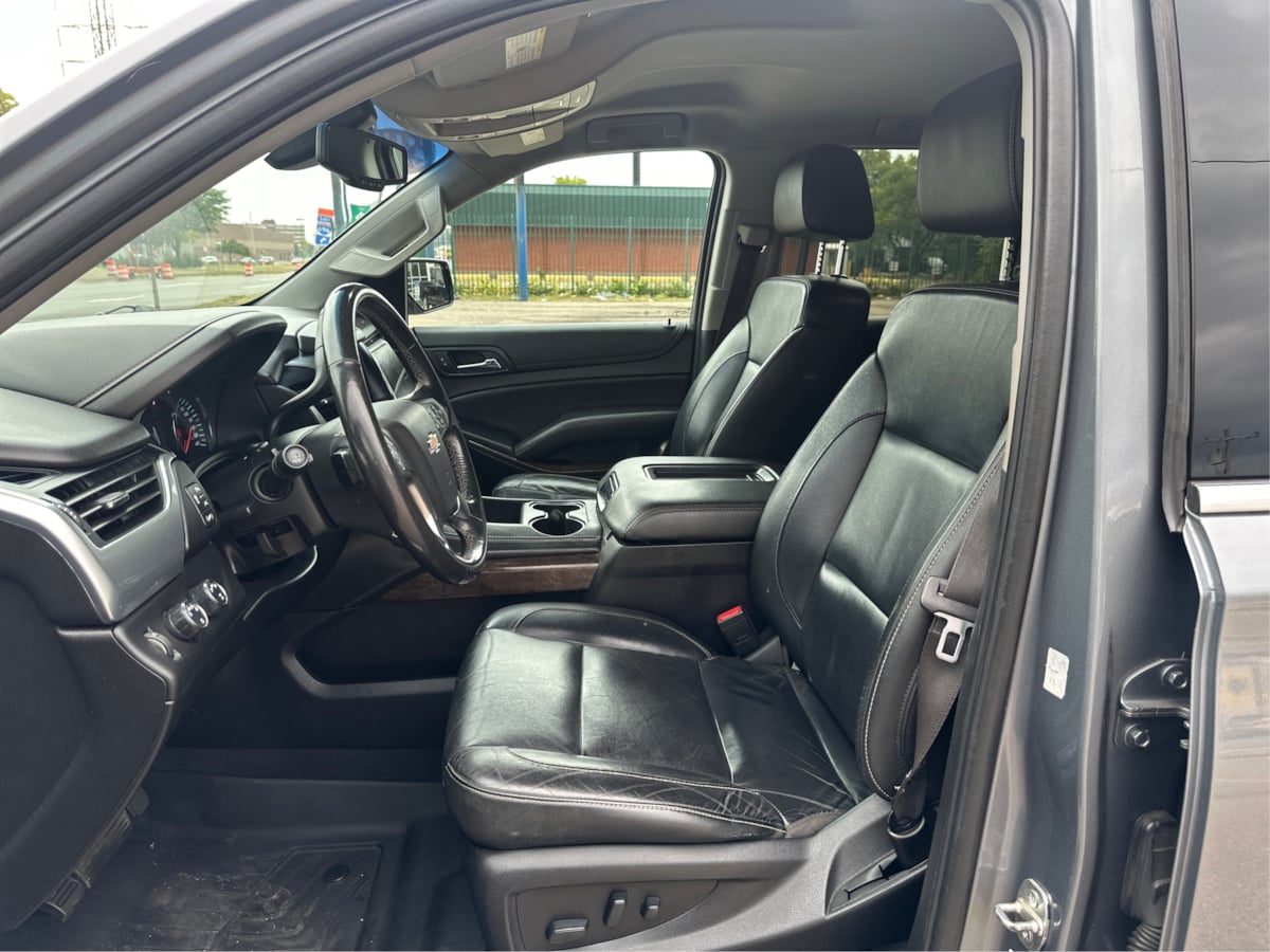 2019 Chevrolet Suburban LT photo 8