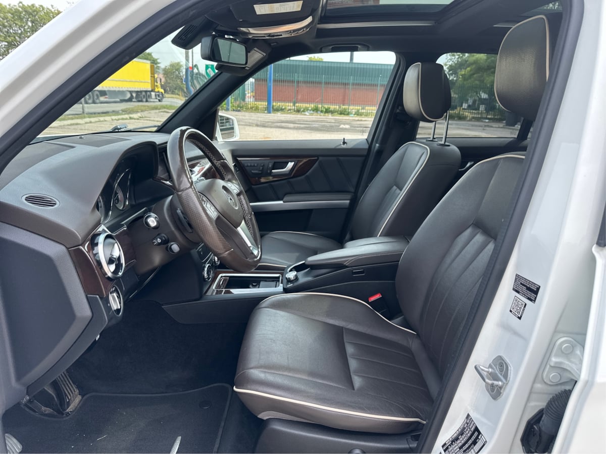 2015 Mercedes Benz GLK 350 4MATIC photo 9