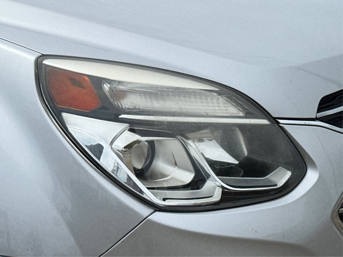 2017 Chevrolet Equinox LT photo 26