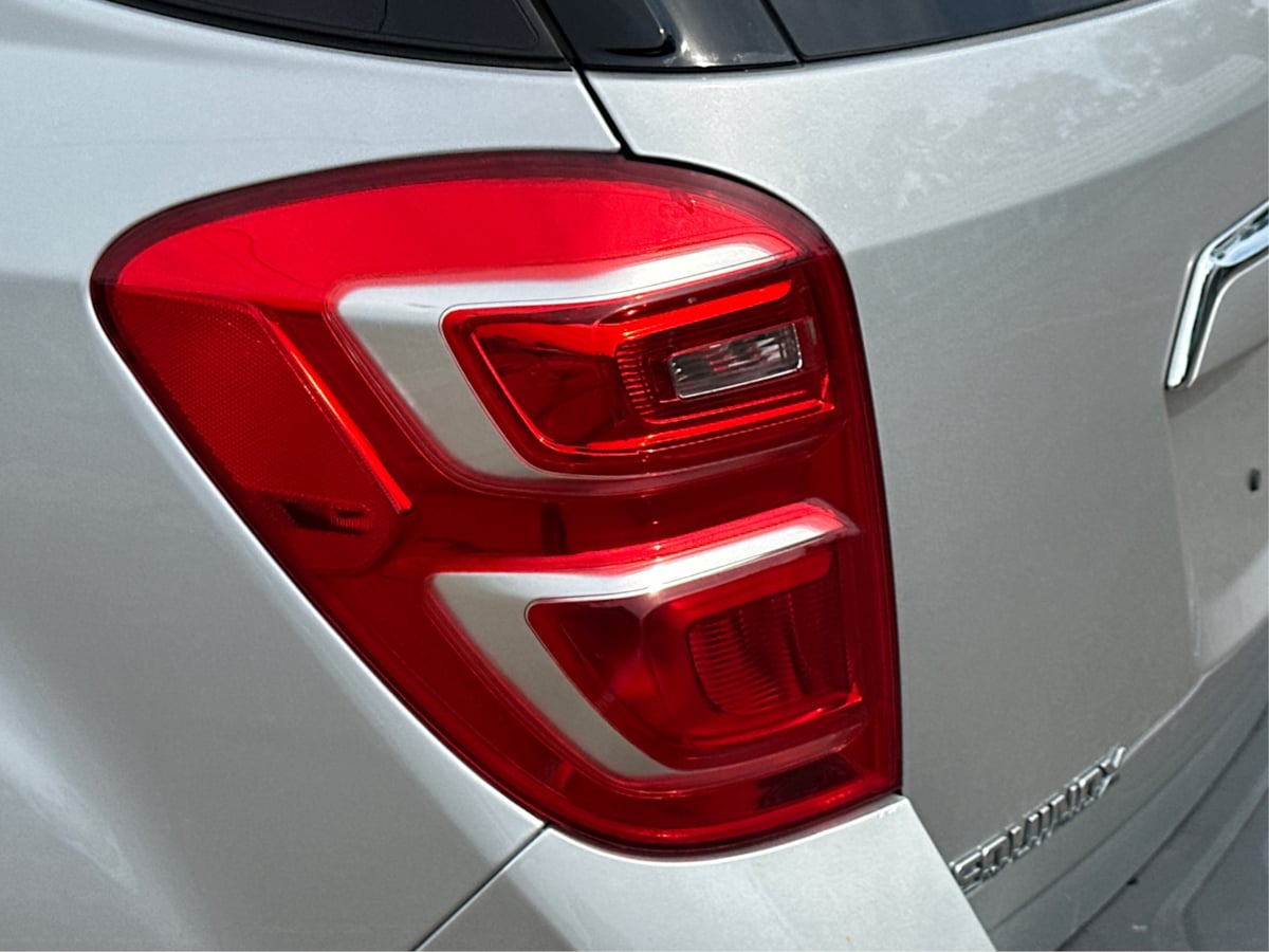 2017 Chevrolet Equinox LT photo 27