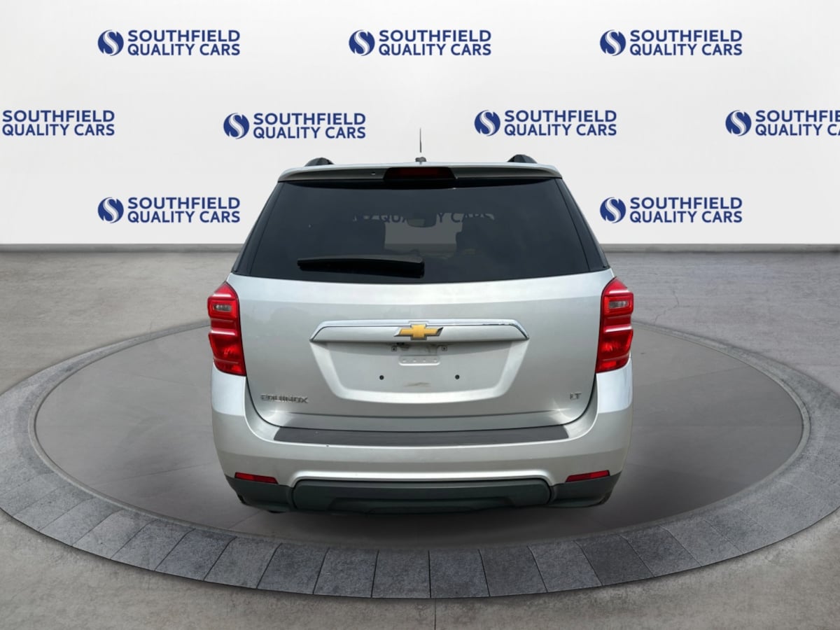 2017 Chevrolet Equinox LT photo 5