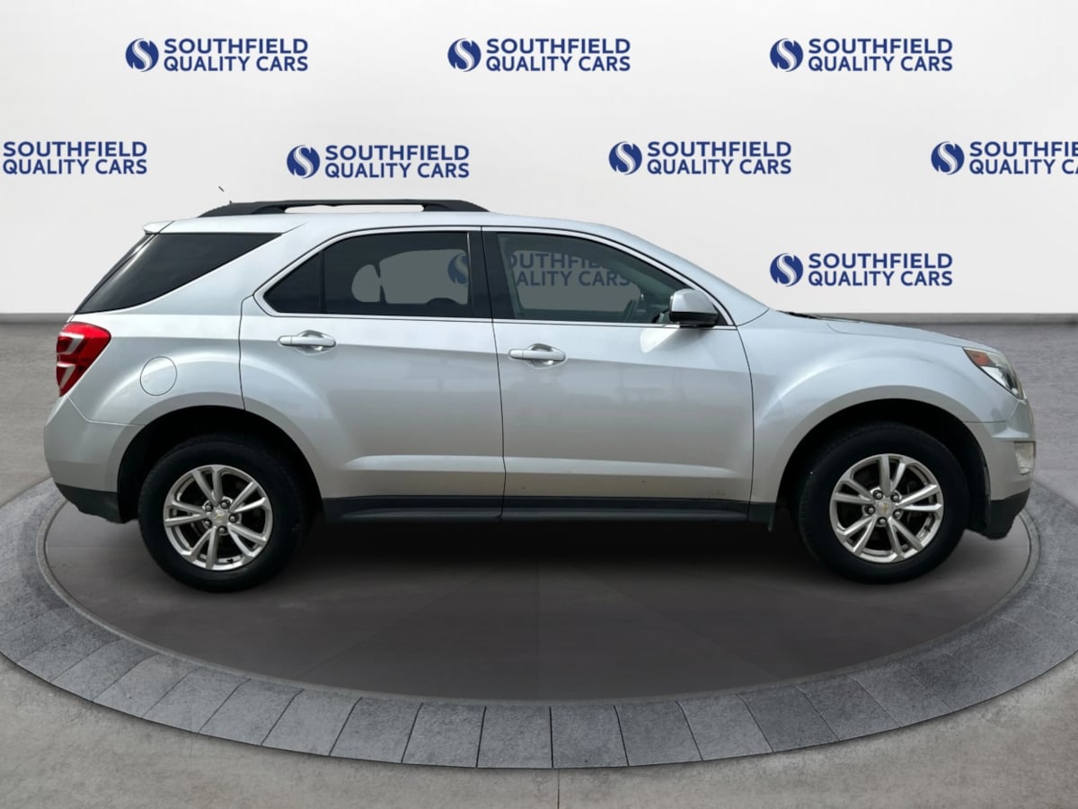 2017 Chevrolet Equinox LT photo 8