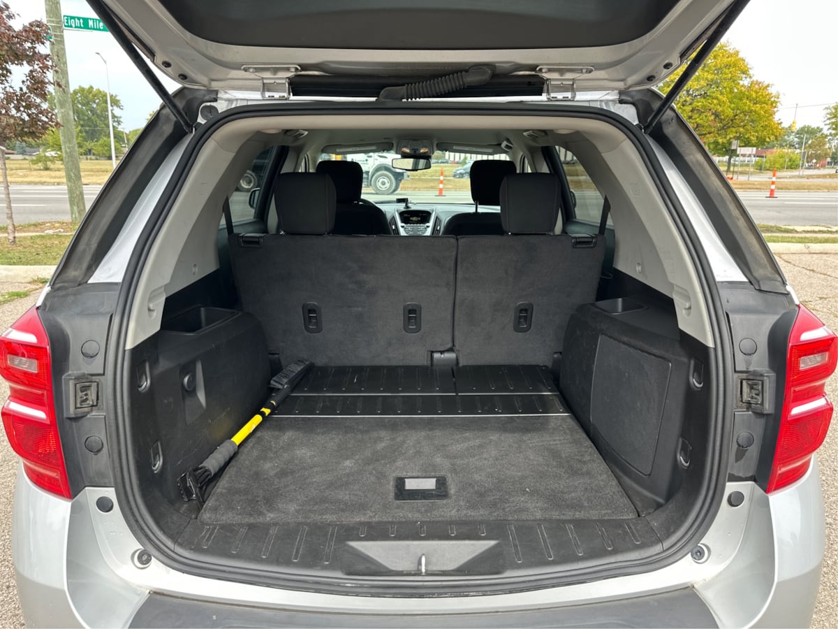 2017 Chevrolet Equinox LT photo 13