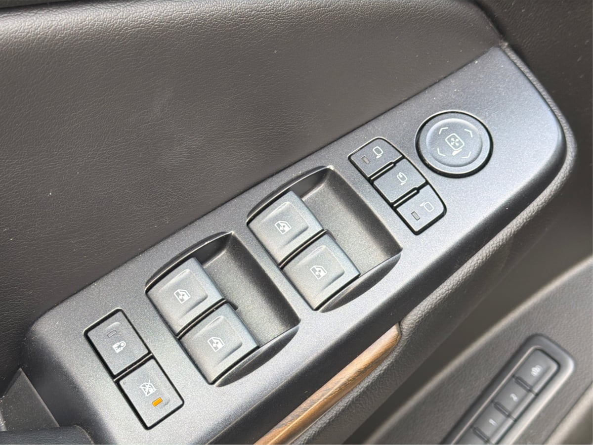 2019 GMC Yukon Denali - Photo 11