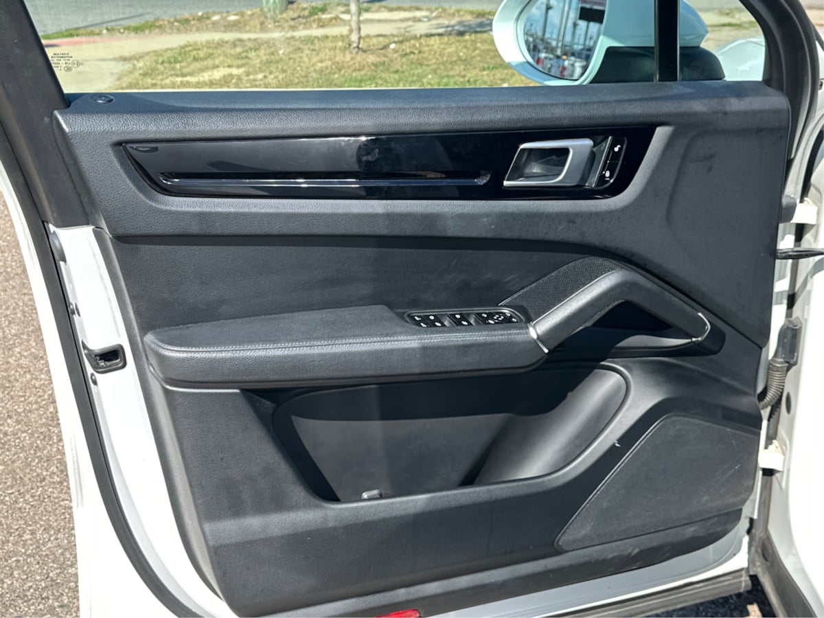 2019 Porsche Cayenne Turbo photo 13