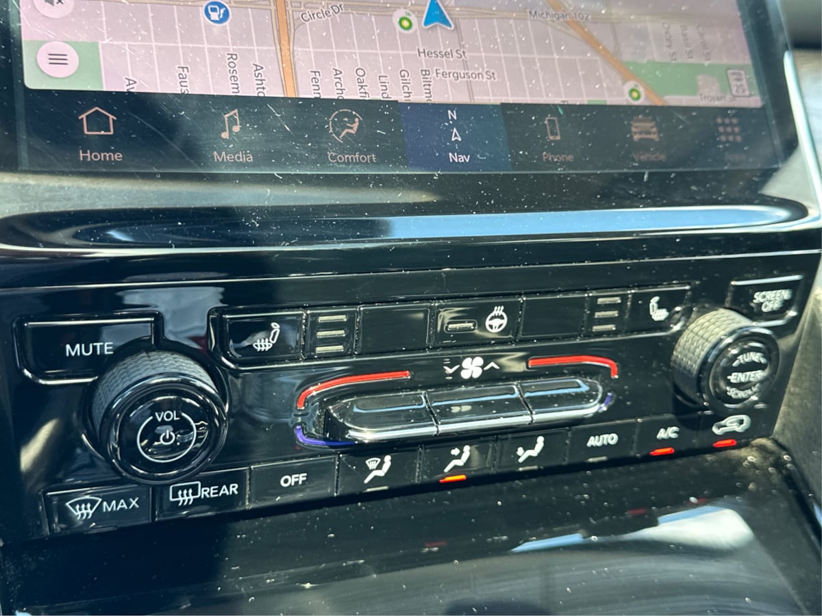 2023 Jeep Cherokee 4xe photo 41