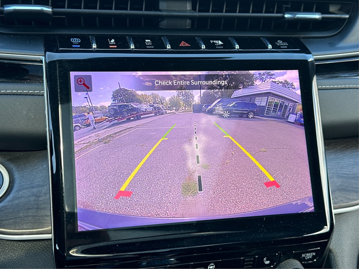 2023 Jeep Cherokee 4xe photo 38
