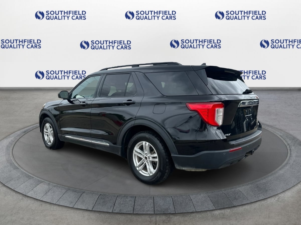 2021 Ford Explorer XLT photo 3