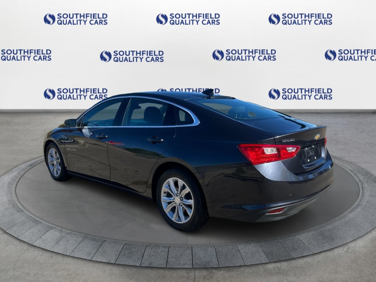 2023 Chevrolet Malibu 1LT photo 2