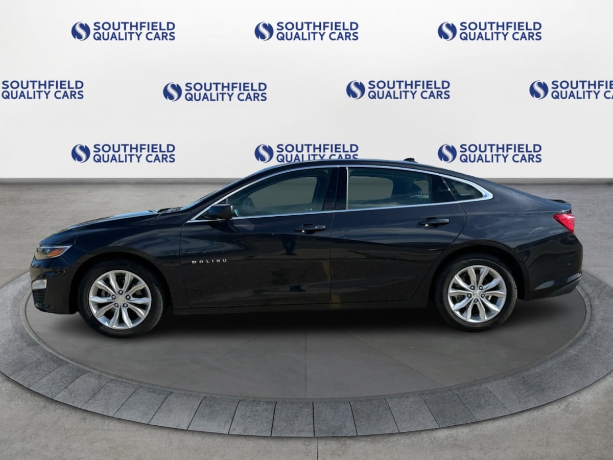 2023 Chevrolet Malibu 1LT photo 2