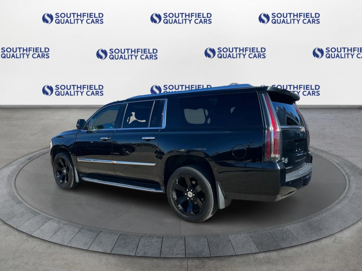 2016 Cadillac Escalade ESV Luxury photo 2