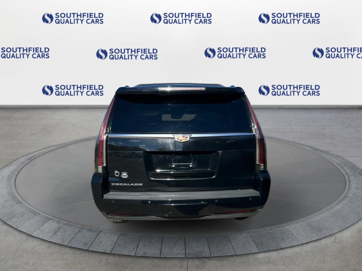 2016 Cadillac Escalade ESV Luxury photo 3