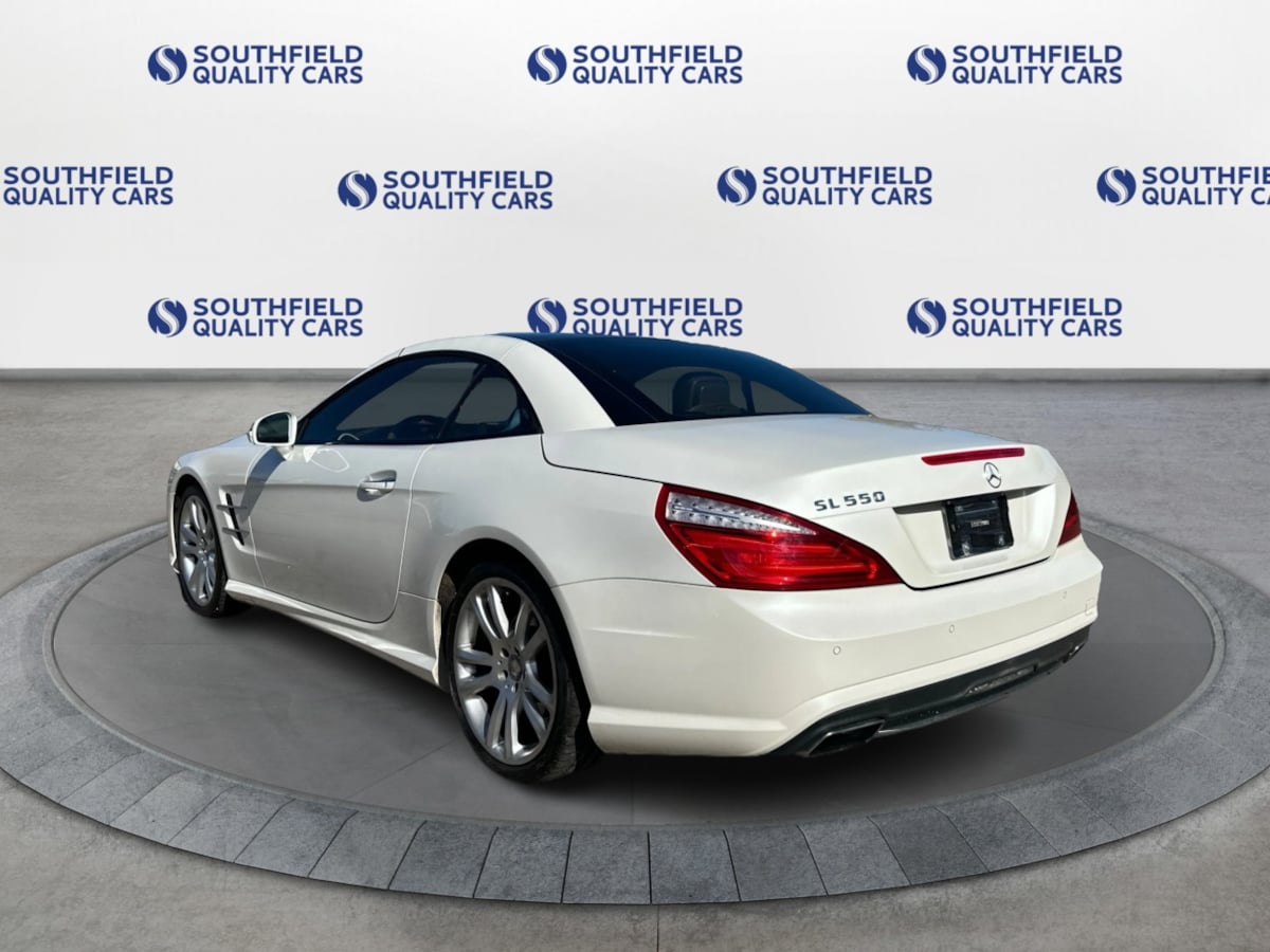 2013 Mercedes Benz SL 550 photo 4