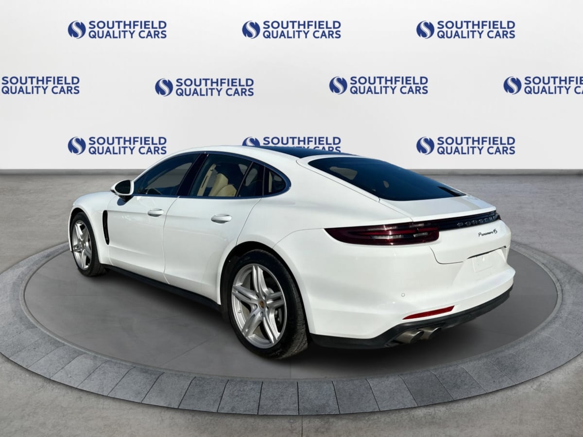 2019 Porsche Panamera 4S photo 3