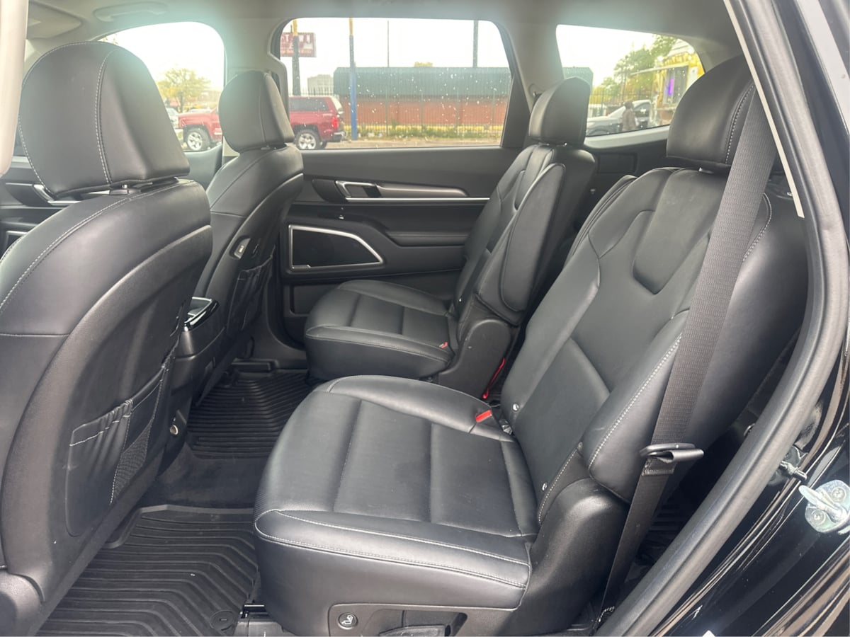 2022 Kia Telluride S photo 3