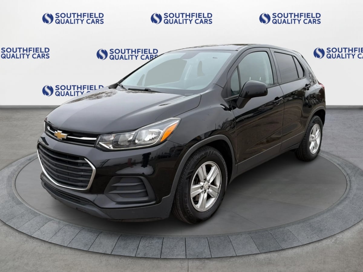 2020 Chevrolet Trax LS photo 2