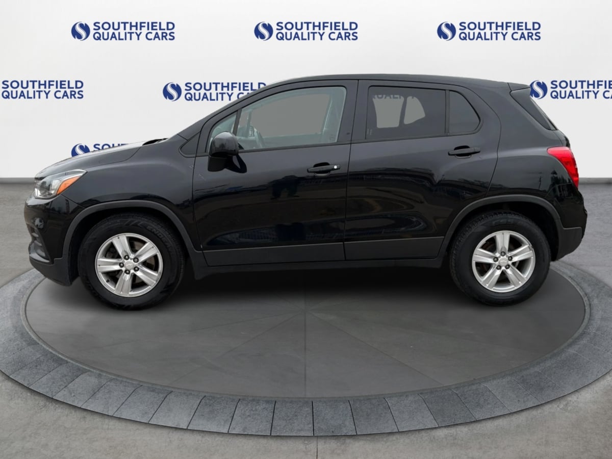 2020 Chevrolet Trax LS photo 3