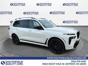 View 2024 BMW X7 