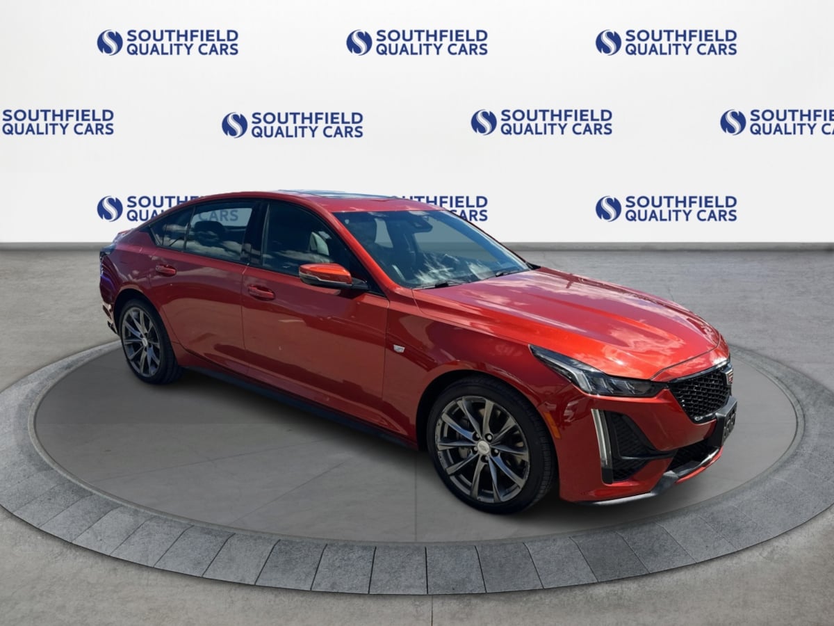 Cadillac CT5 photo 2