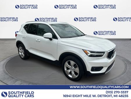 Sold 2022 Volvo XC40 Momentum