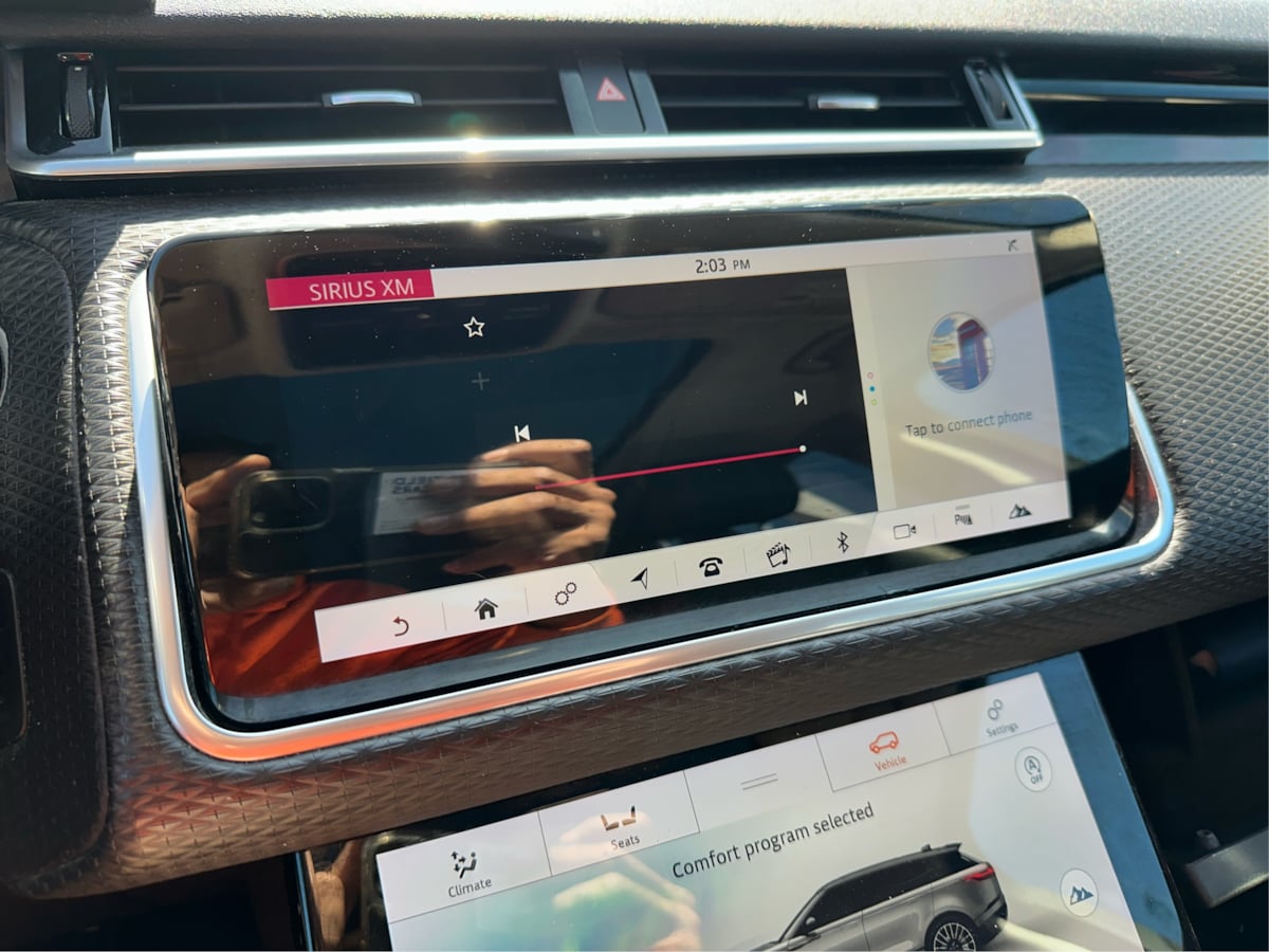 Photo 20 of this Land Rover Range Rover Velar