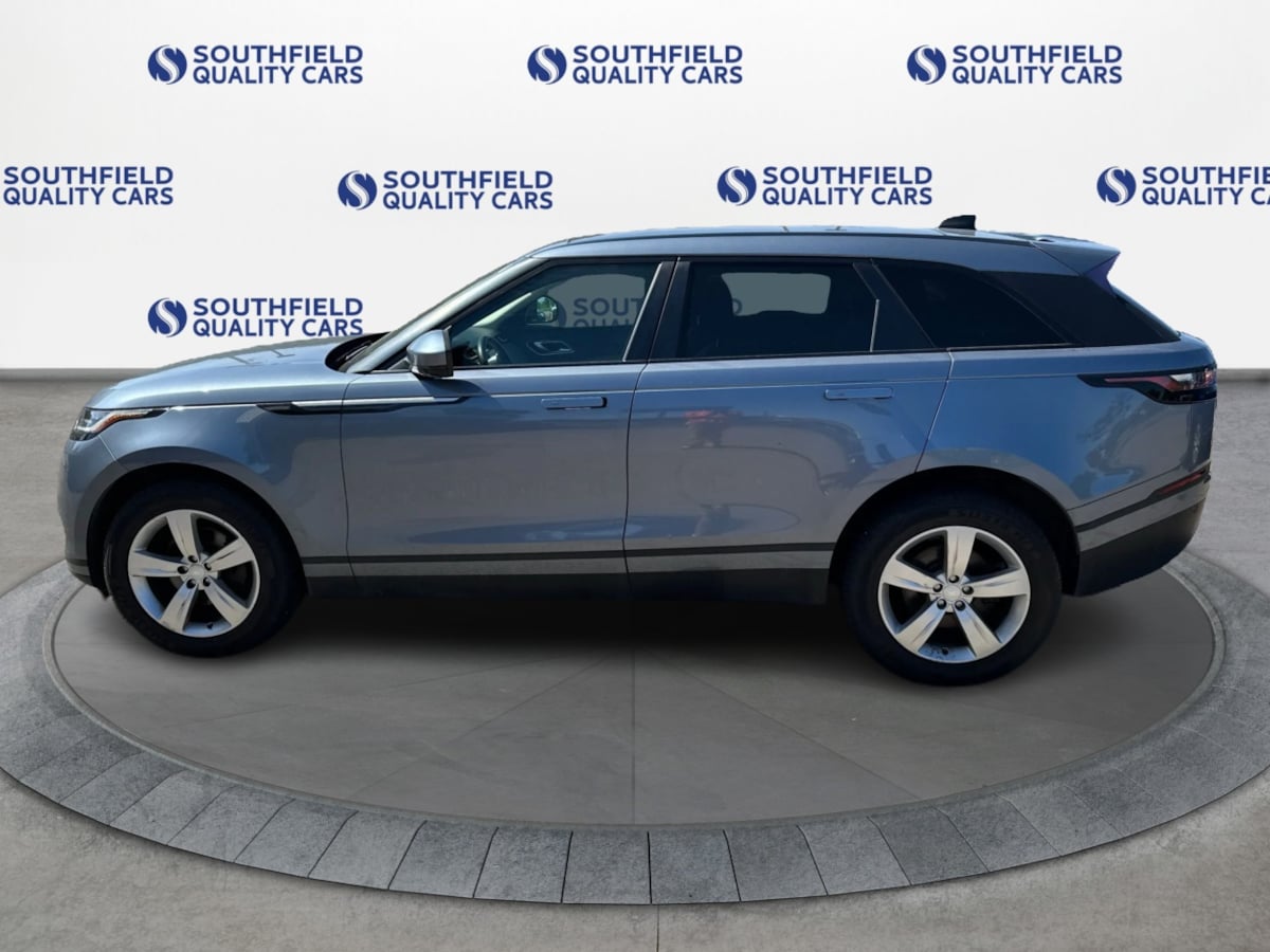 Photo 3 of this Land Rover Range Rover Velar