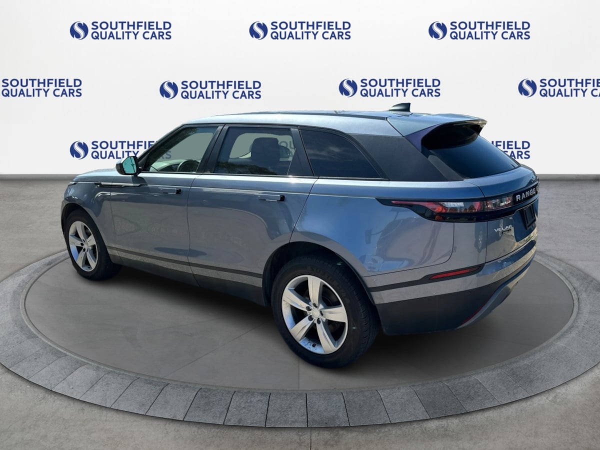 Photo 4 of this Land Rover Range Rover Velar