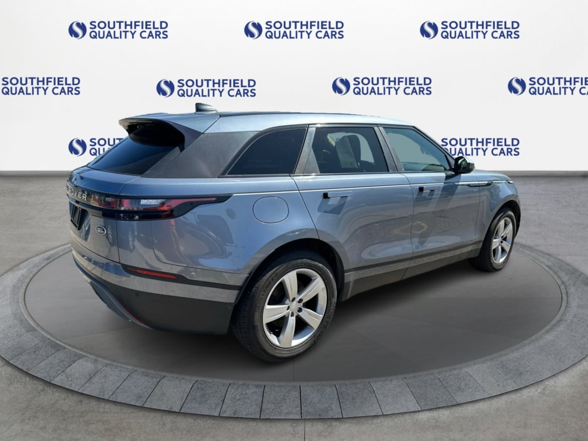 Photo 7 of this Land Rover Range Rover Velar
