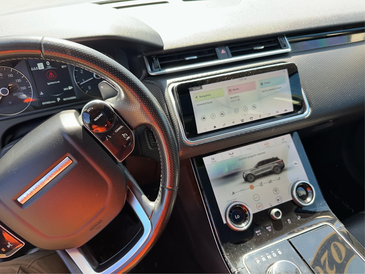 Photo 26 of this Land Rover Range Rover Velar