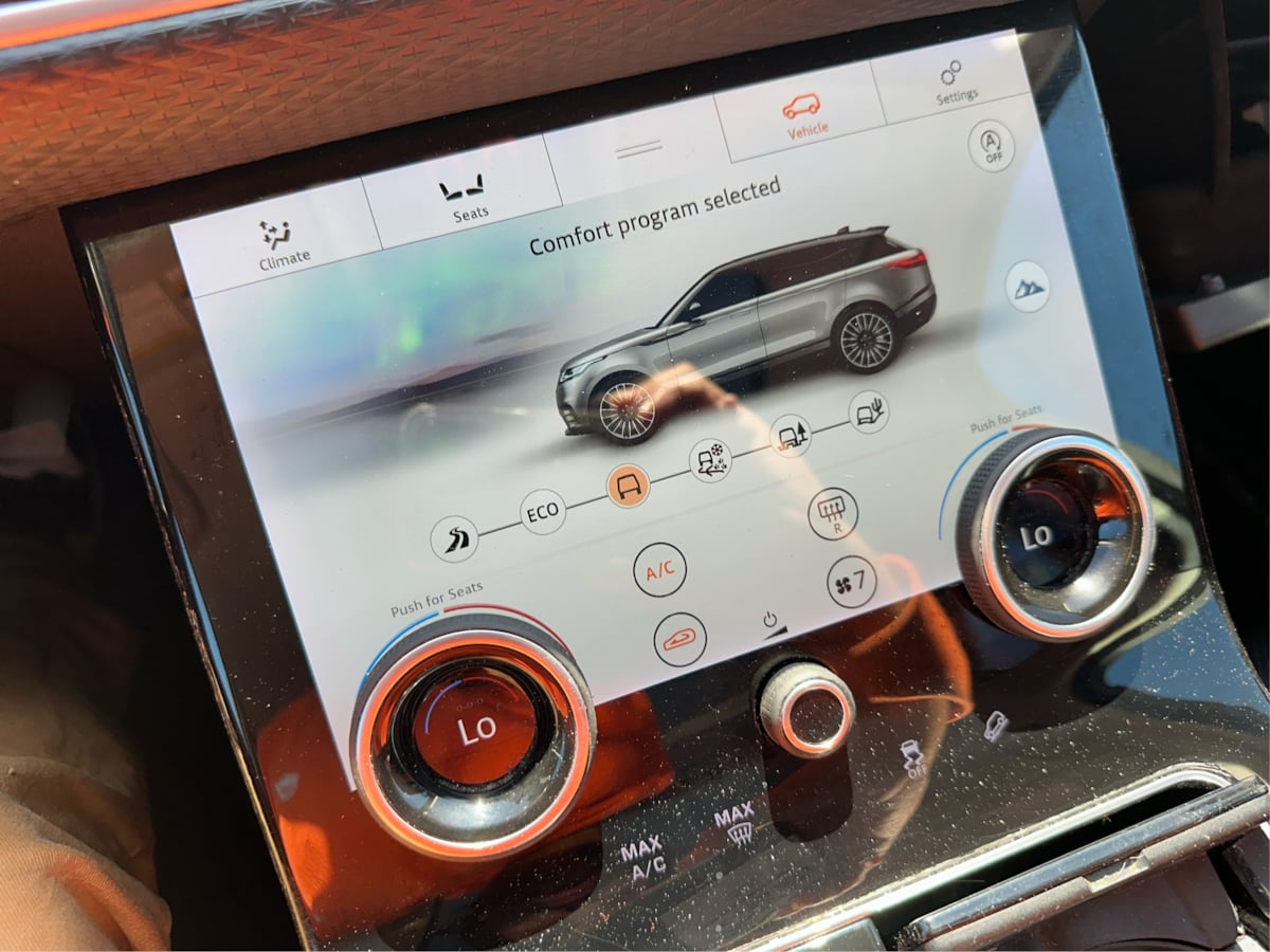 Photo 15 of this Land Rover Range Rover Velar