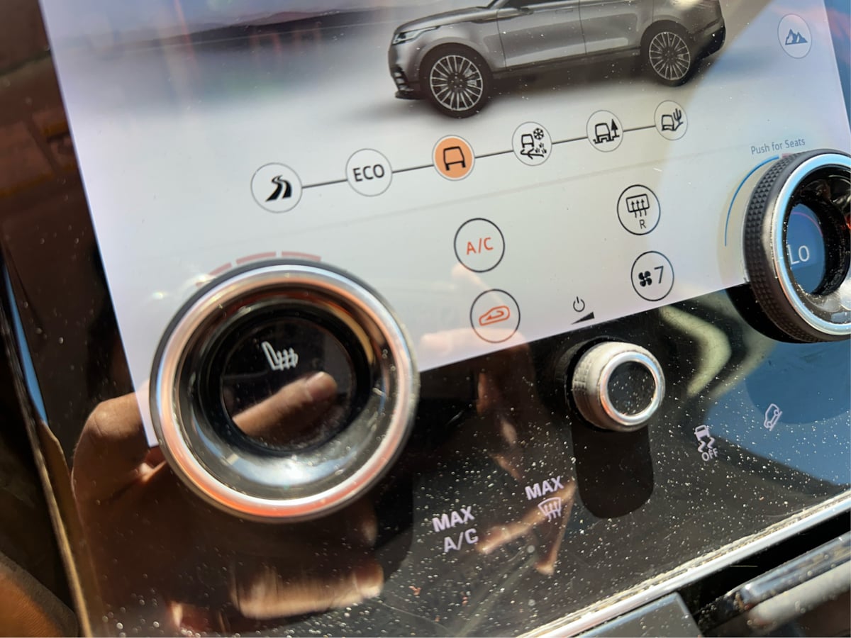 Photo 16 of this Land Rover Range Rover Velar