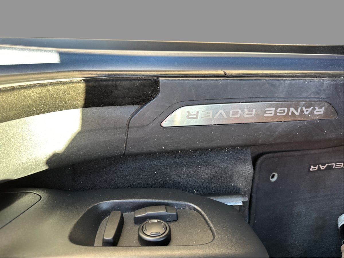 Photo 29 of this Land Rover Range Rover Velar