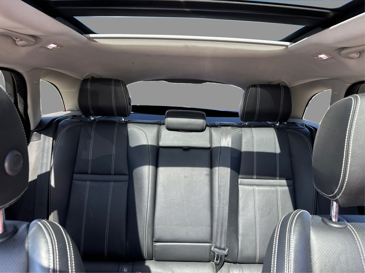 Photo 54 of this Land Rover Range Rover Velar