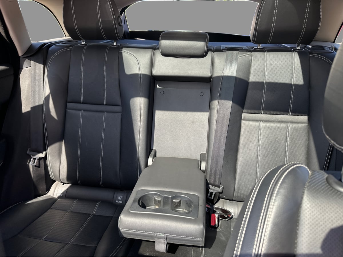 Photo 48 of this Land Rover Range Rover Velar