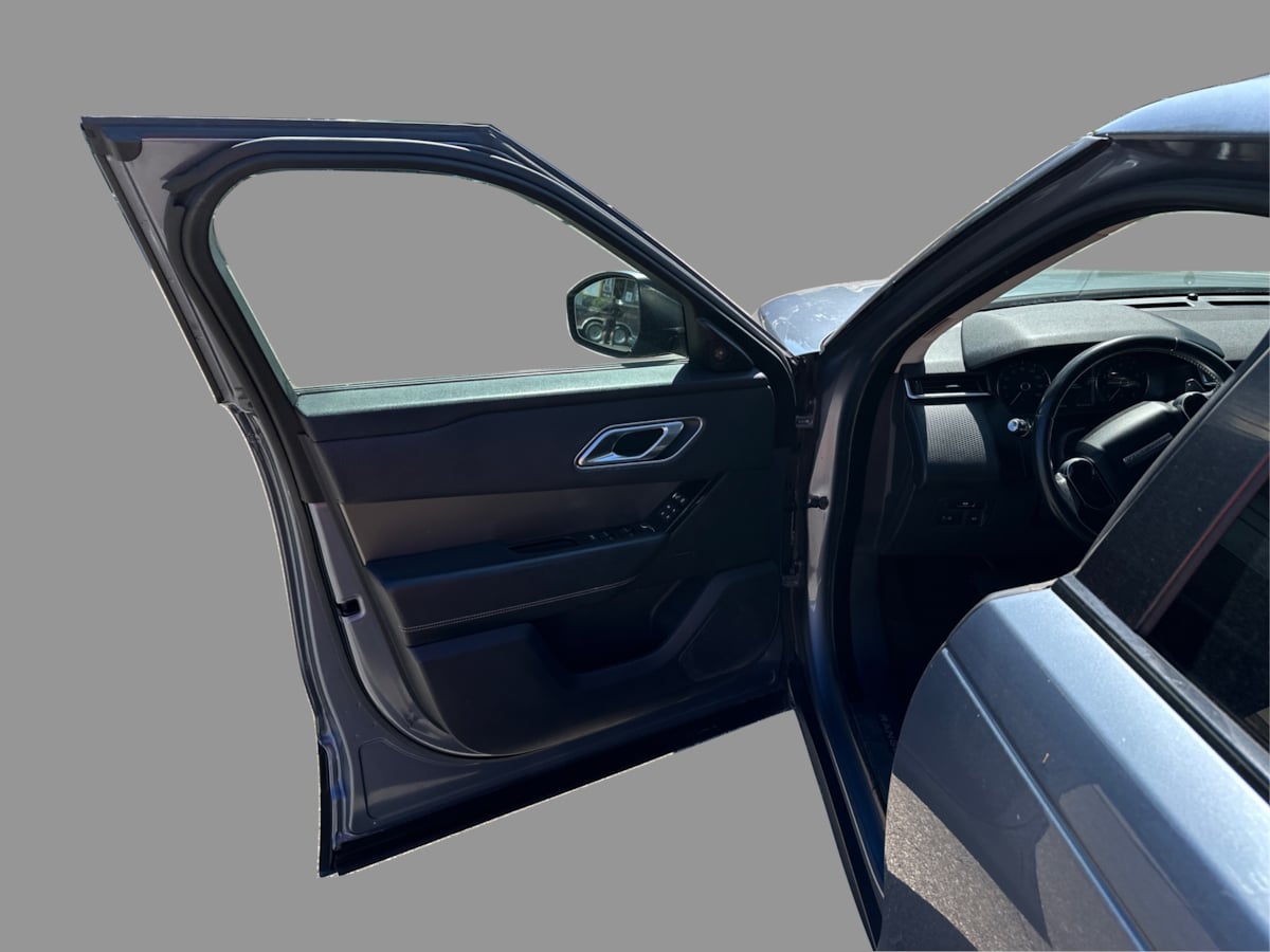 Photo 50 of this Land Rover Range Rover Velar