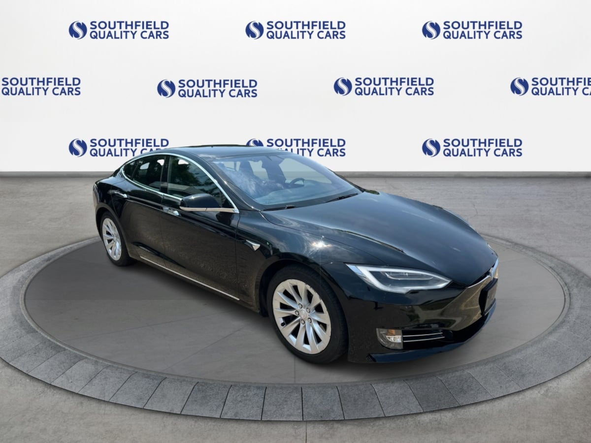 Tesla Model S photo 2