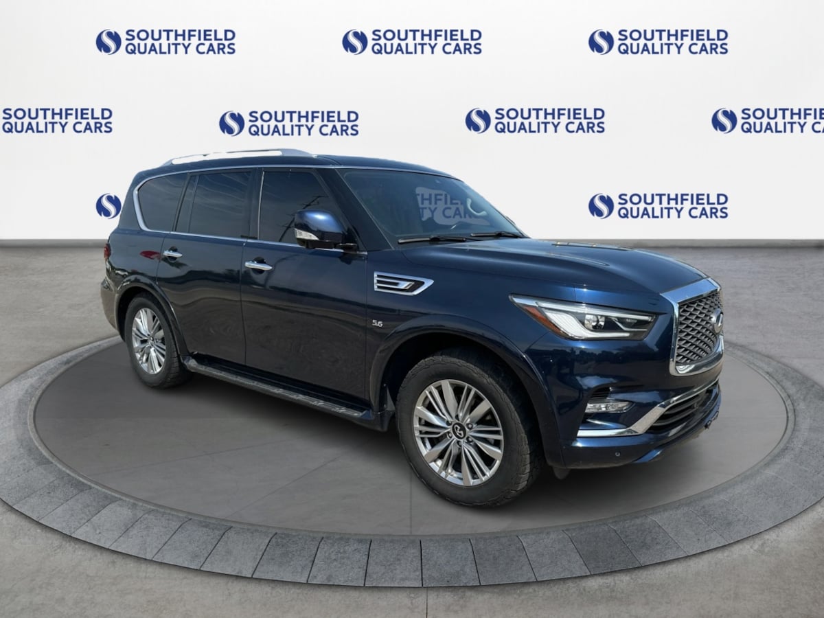 Infiniti QX80 photo 2