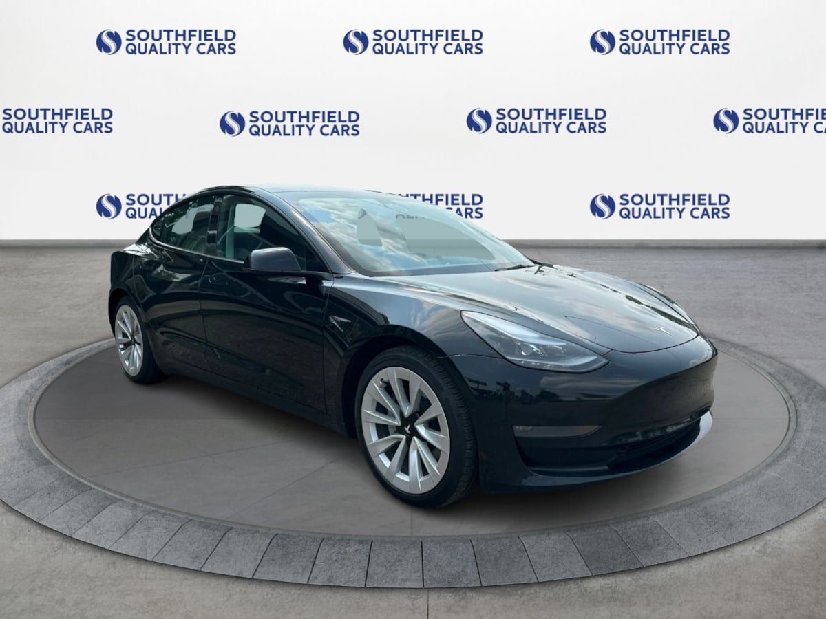 Tesla Model 3 photo 2