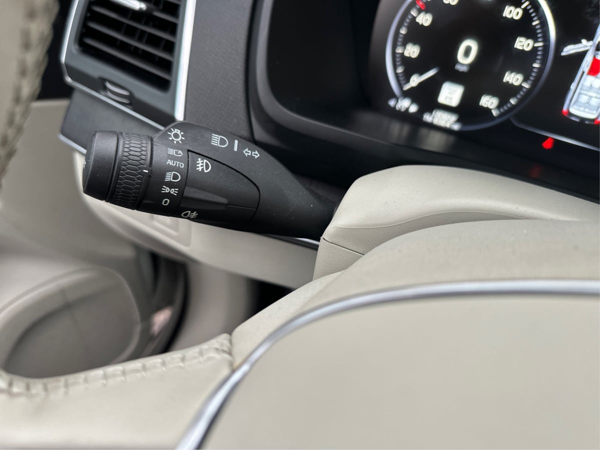 Volvo XC90 photo 25