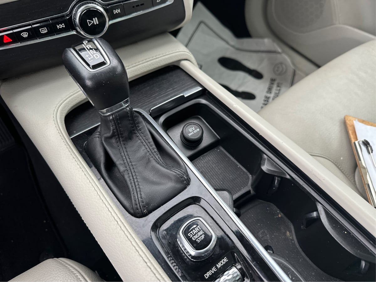 Volvo XC90 photo 23