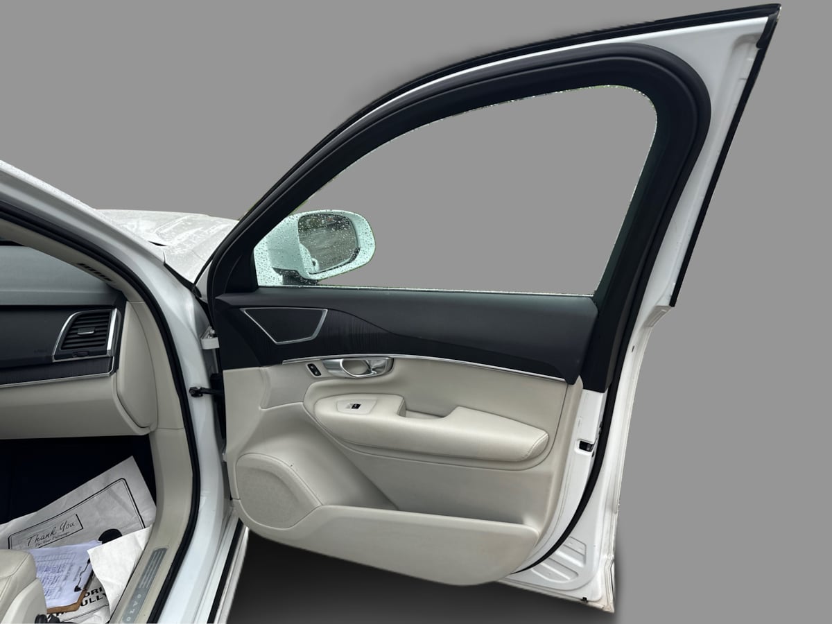 Volvo XC90 photo 30