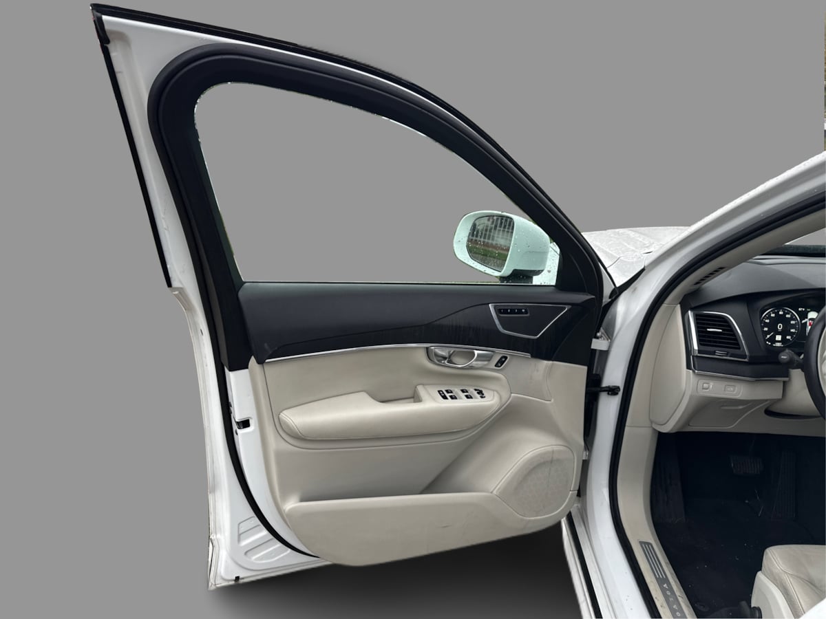 Volvo XC90 photo 28