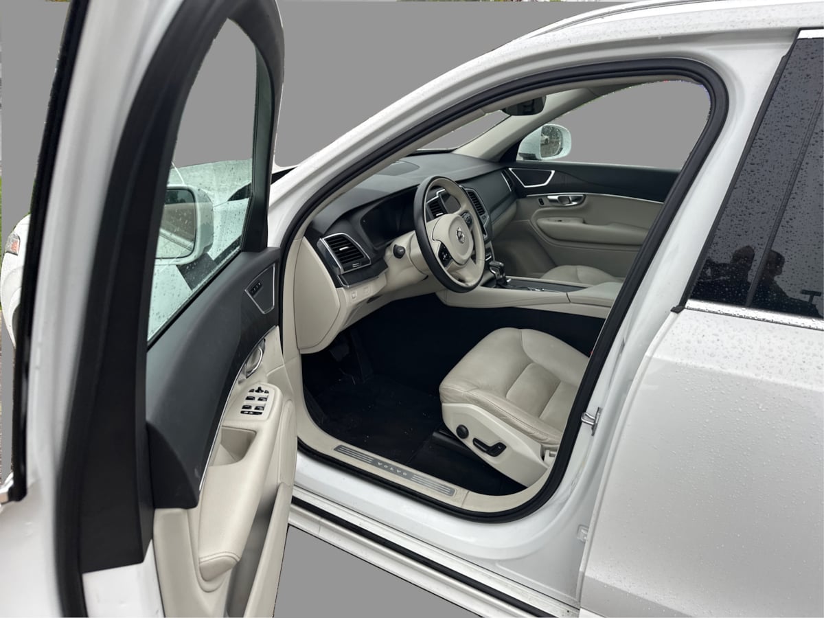 Volvo XC90 photo 37