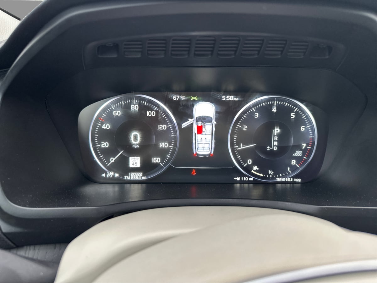 Volvo XC90 photo 47