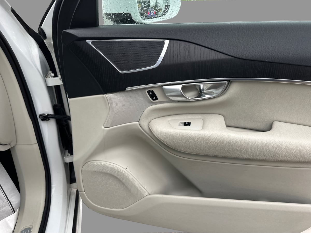 Volvo XC90 photo 43