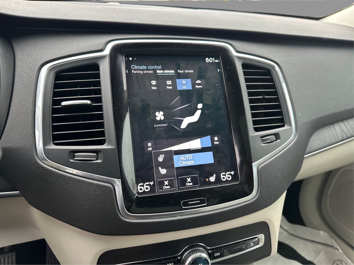 Volvo XC90 photo 54
