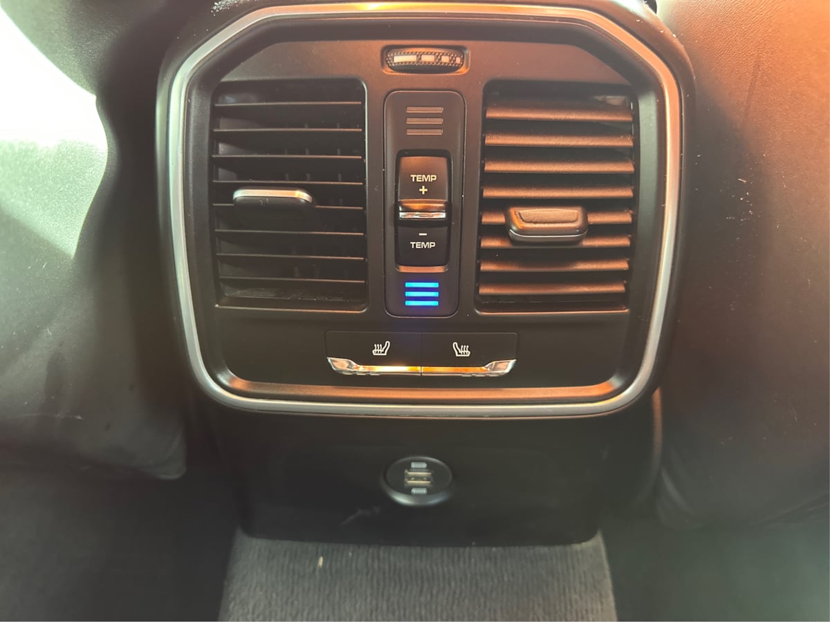 Porsche Macan photo 20